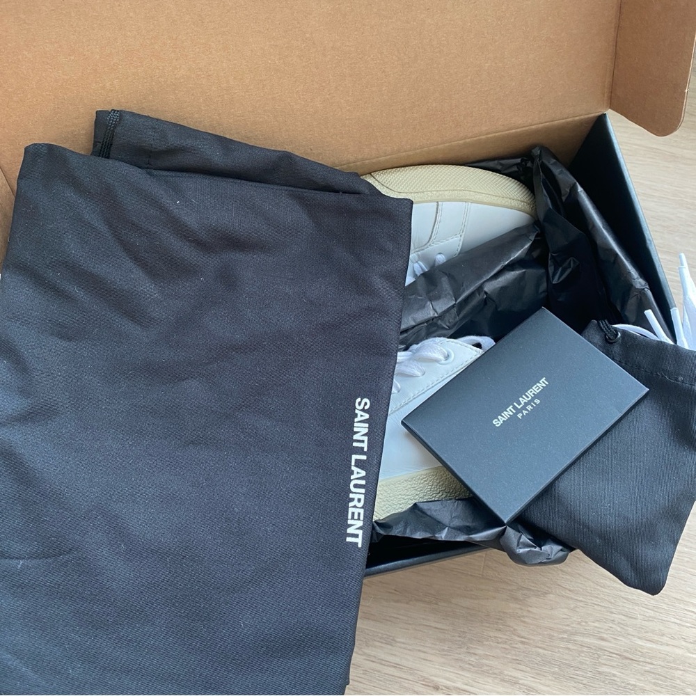 Saint Laurent Court Classic SL/06 Embroidered Sneakers - Picture 11 of 15